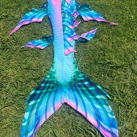 Mertailor jungle berry three skin